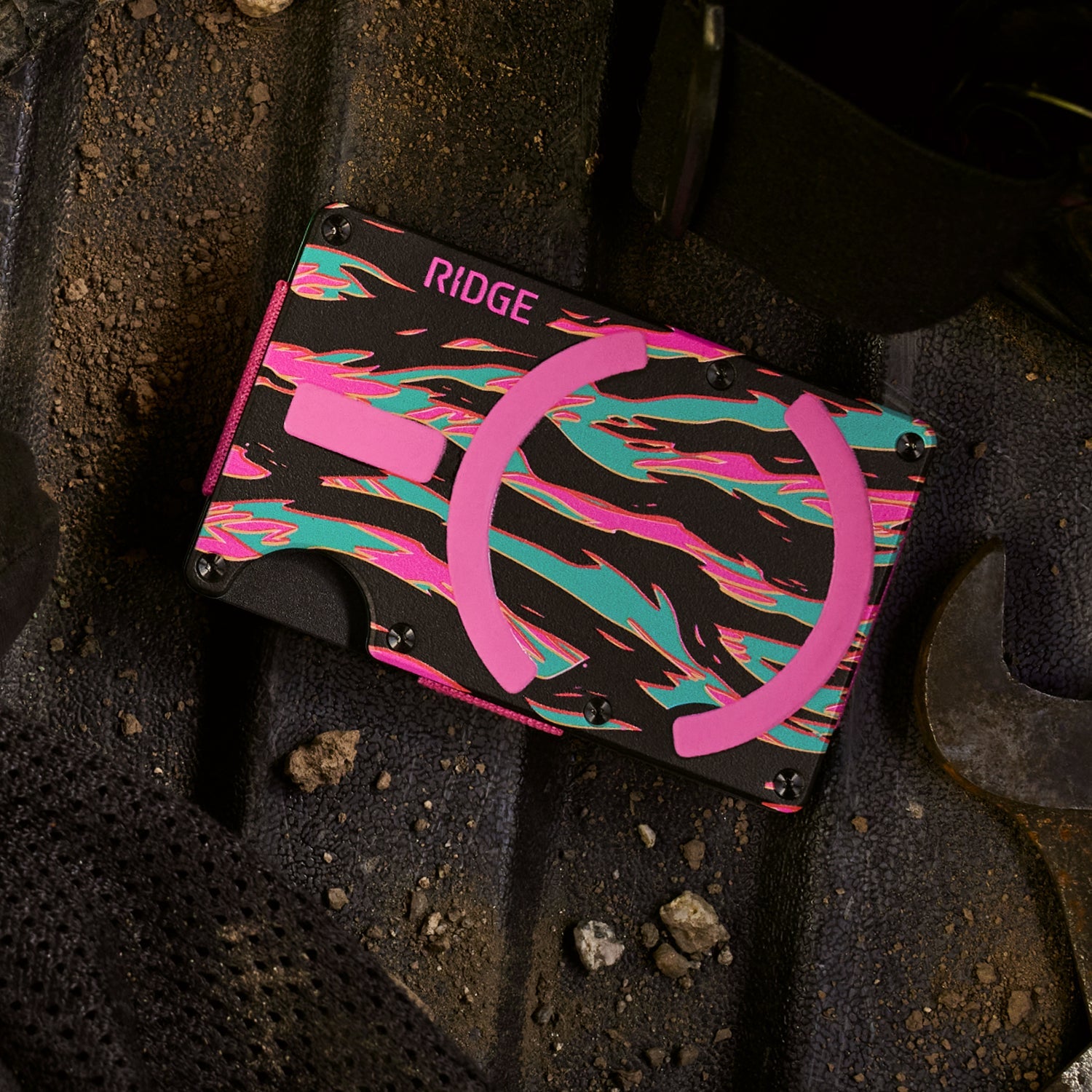 Ridge Wallet for MagSafe + Power Bank - Neon Tiger